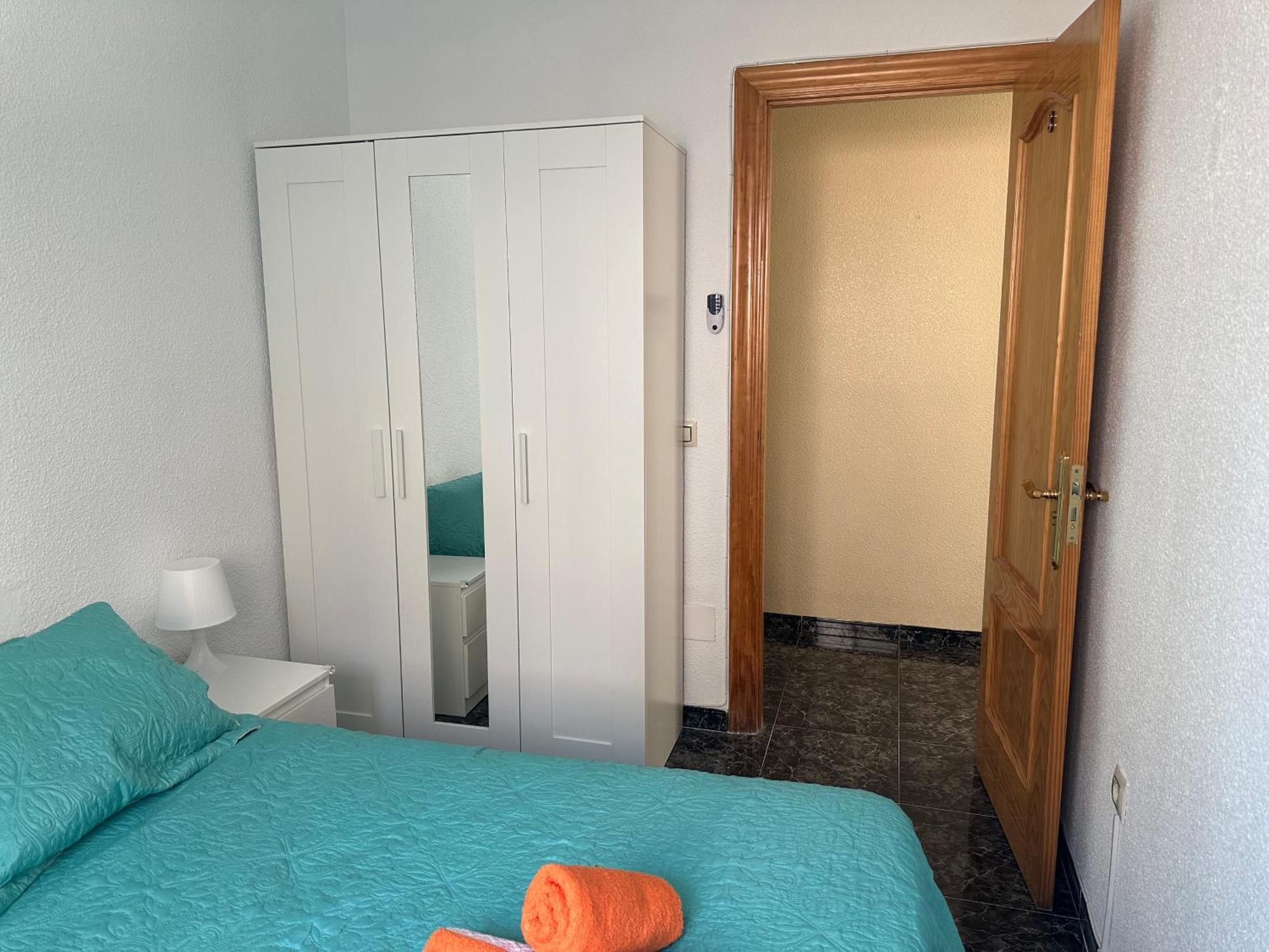Almeria Centro Habitacion Privada En Apartamento Compartido Exterior photo